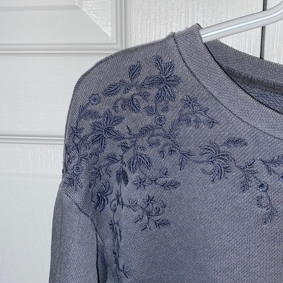 American Eagle Dressup long sleeve - Picture 2 of 5